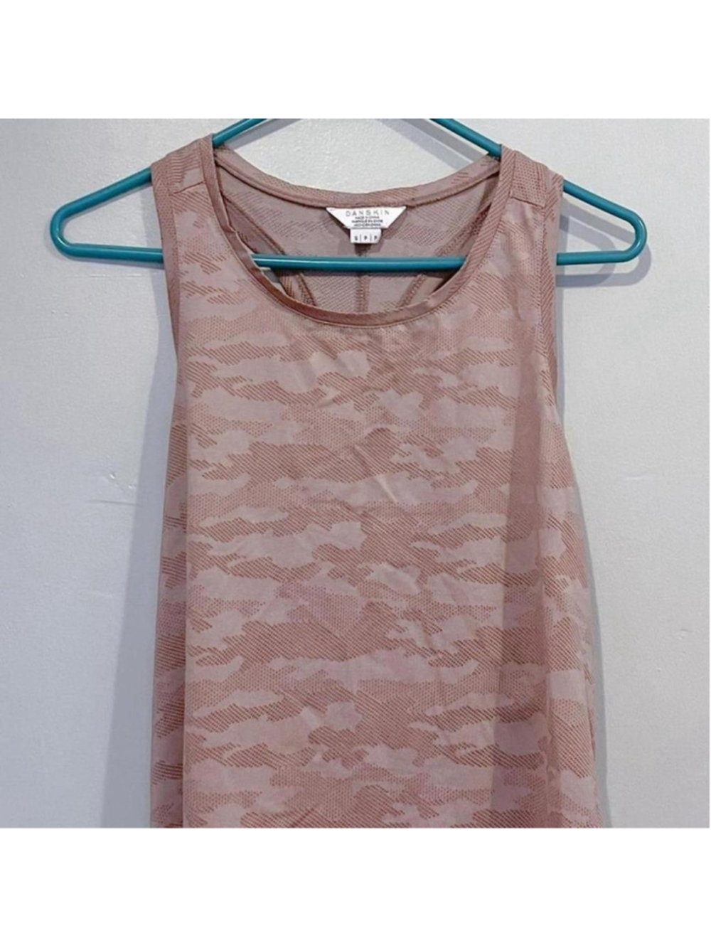 Danskin Performance Racerback Pink Camo Tank Top (Small)